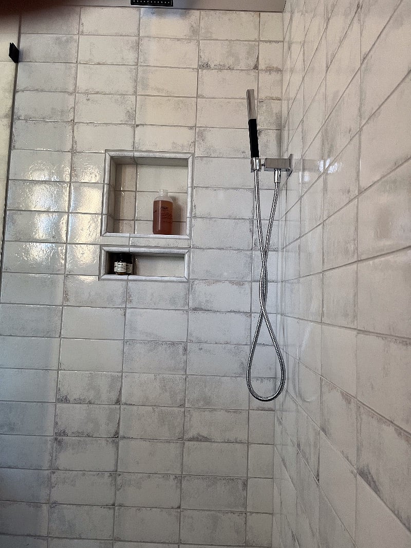 Great water pressure and Whole House Life Source Walter Filtration system for a new level of clean....