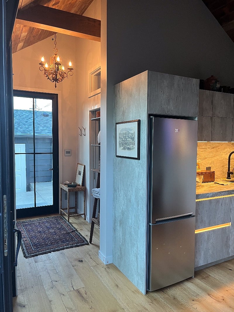 Lighting and flooring and cabinetry -- yes, this is your spot for a few days.....