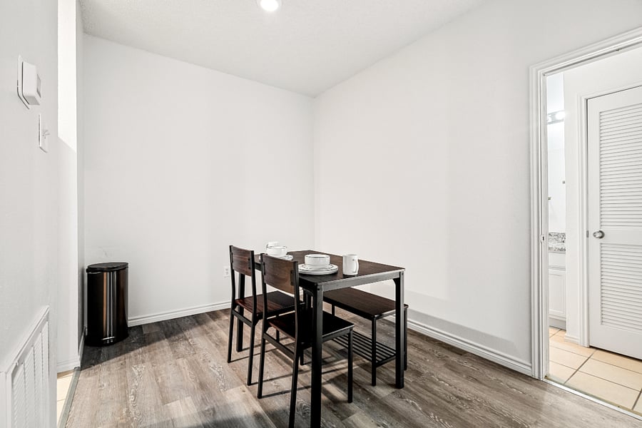 Furnished Finder property 568554_1 photo 8