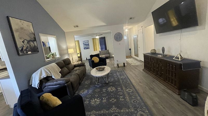 Furnished Finder property 568639_1 photo 9