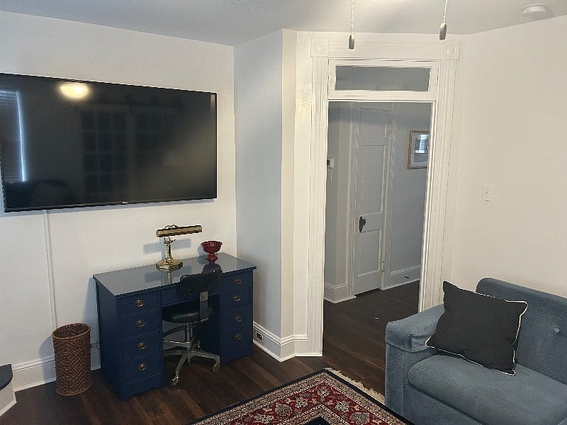 65 Smart TV and work desk for your laptop or game consoles