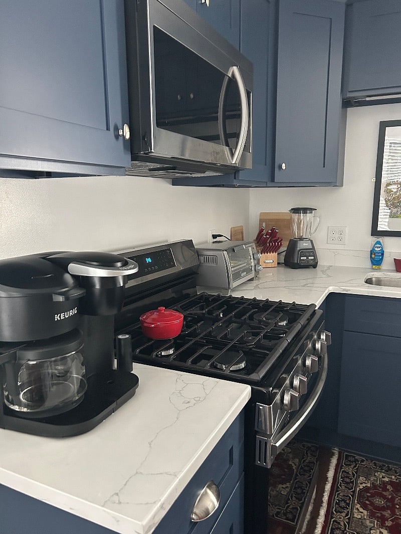 Gas stove with grill and oven air fryer