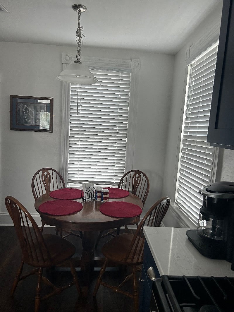Eat in kitchen