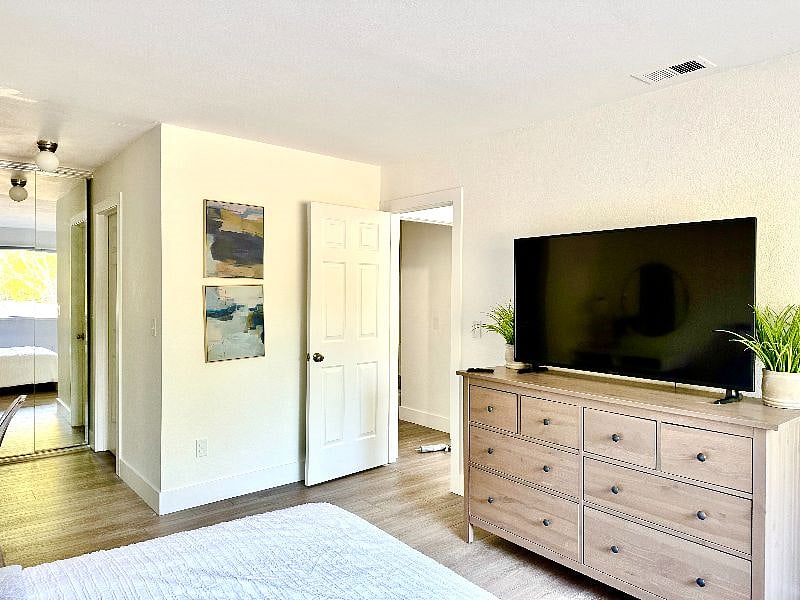 Furnished Finder property 568681_1 photo 4