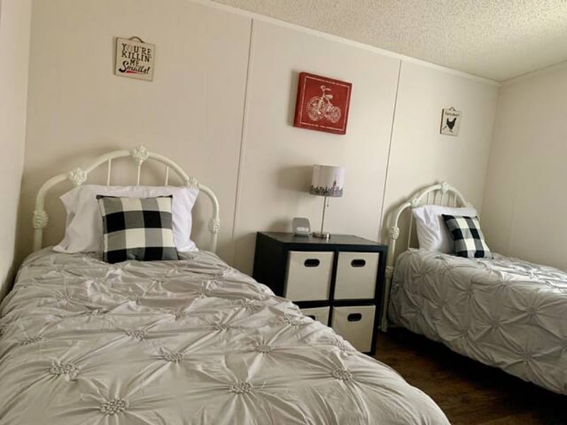 Bedroom 3 (Singles x2)