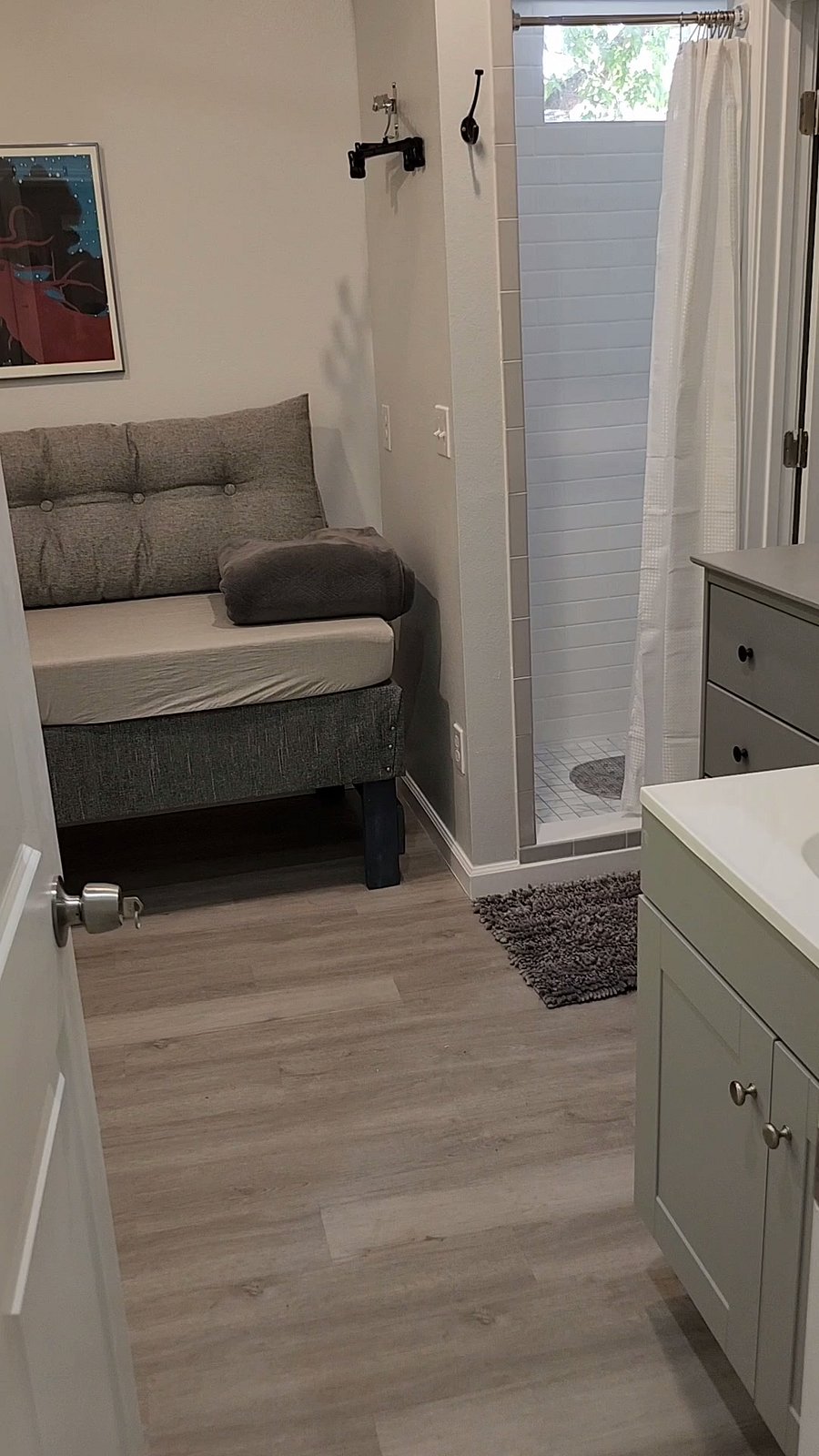 This single bed can be made into a queen bed for those wishing a larger bed