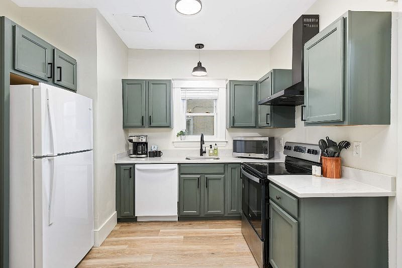 Furnished Finder property 568753_1 photo 3