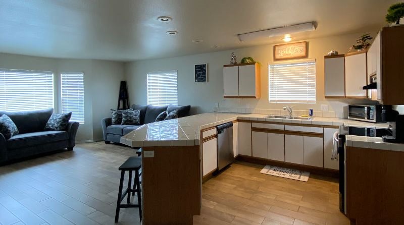 Furnished Finder property 568809_1 photo 4