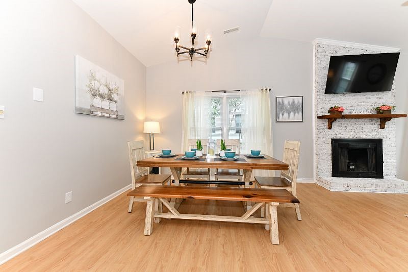 farmhouse style dining set
