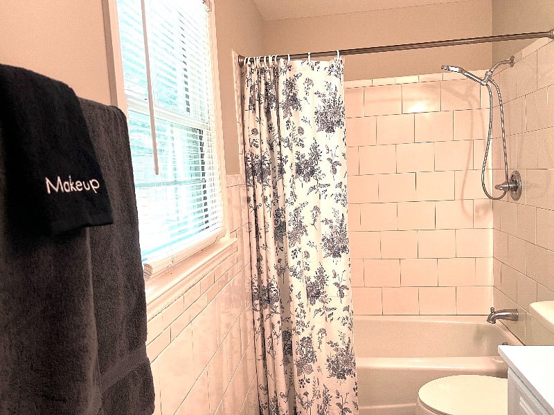 bath and makeup towels 
