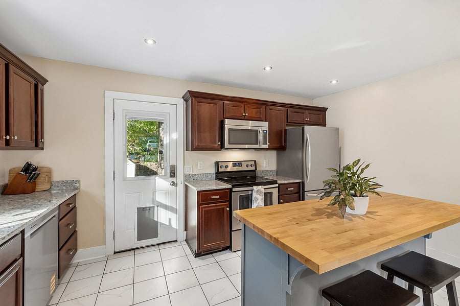 Furnished Finder property 568850_3 photo 10