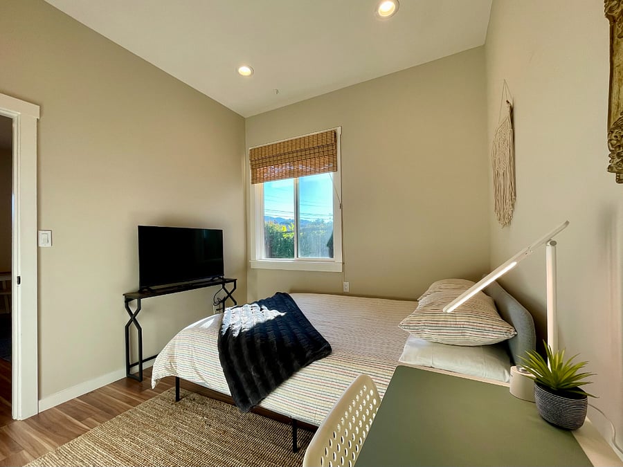 Furnished Finder property 568930_1 photo 13