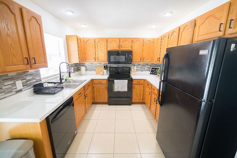 Furnished Finder property 569072_1 photo 12