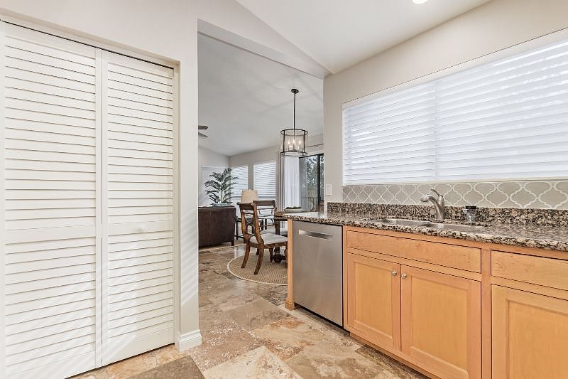 Furnished Finder property 569193_1 photo 6