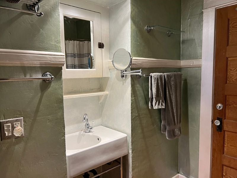 Furnished Finder property 569214_1 photo 16