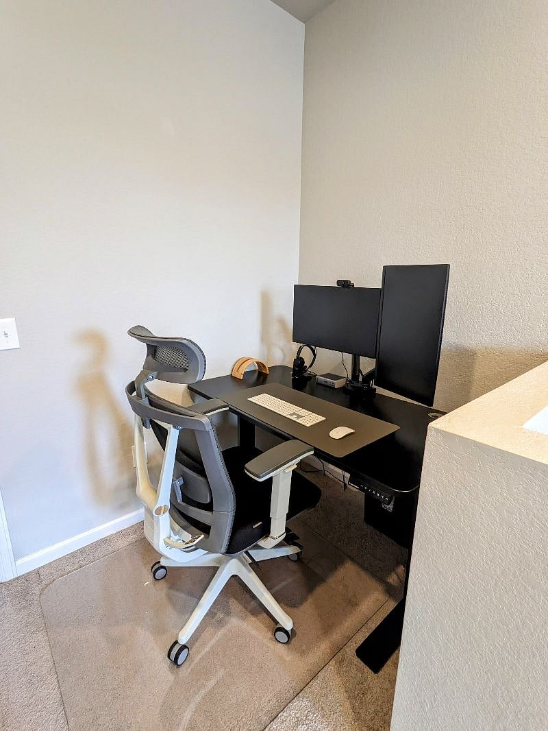 Hallway office nook