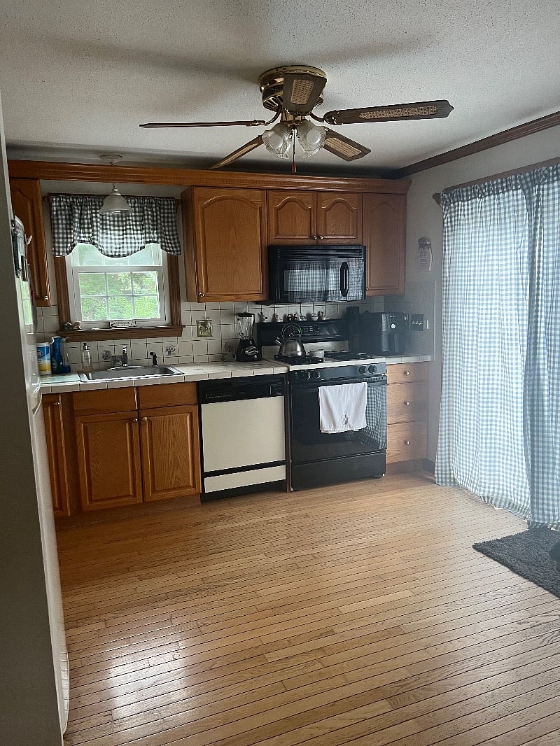 Furnished Finder property 569500_1 photo 18
