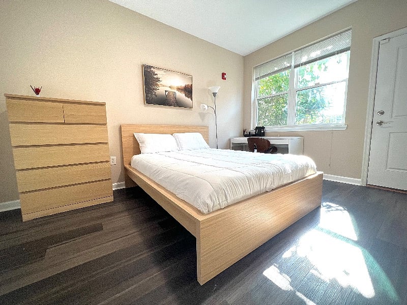 Bedroom #2 on Ground Level
Queen Sized Bed (1 Person Only)
Desk
Closet
Shared Bathroom (2 People Max)
Private Backyard
Available 7/1/27 - $825/mo