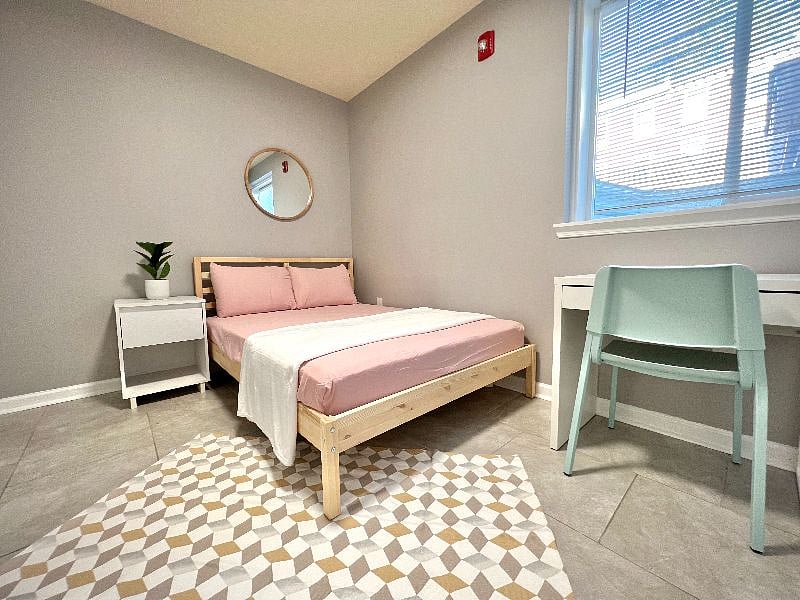 Bedroom #3 in Semi-Basement Level
Full Sized Bed (1 Person Only)
Desk
Dresser
Shared Bathroom (2 People Max)
Available 3/28/27 - $775/mo