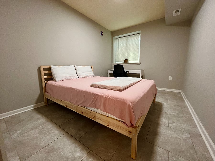 Bedroom #4 in Semi-Basement Level
Queen Sized Bed (1 Person Only)
Desk
Dresser
Shared Bathroom (2 People Max)
Available 9/1/26 - $795/mo