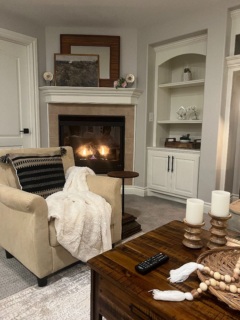 Gas fireplace