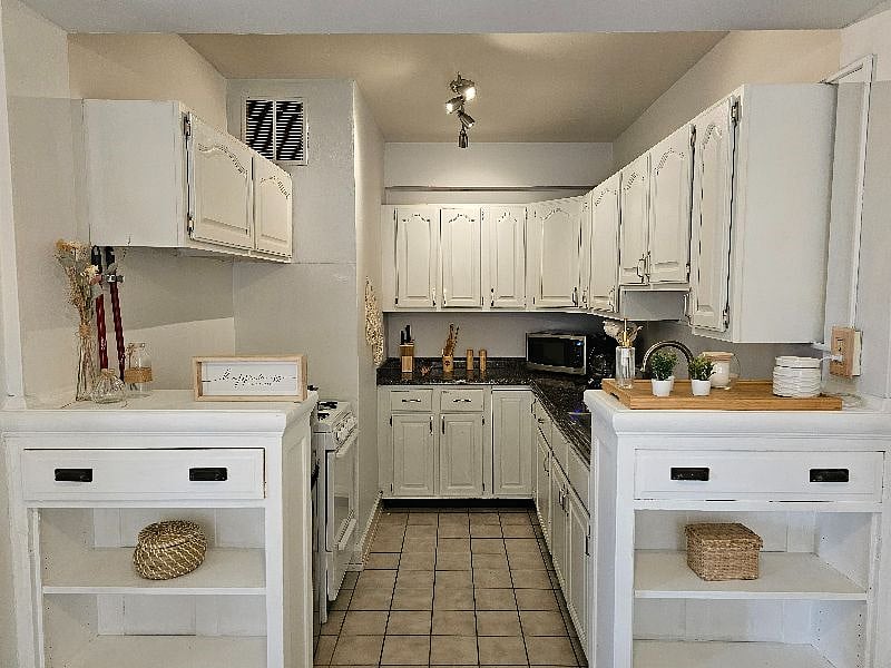 Furnished Finder property 569552_1 photo 11