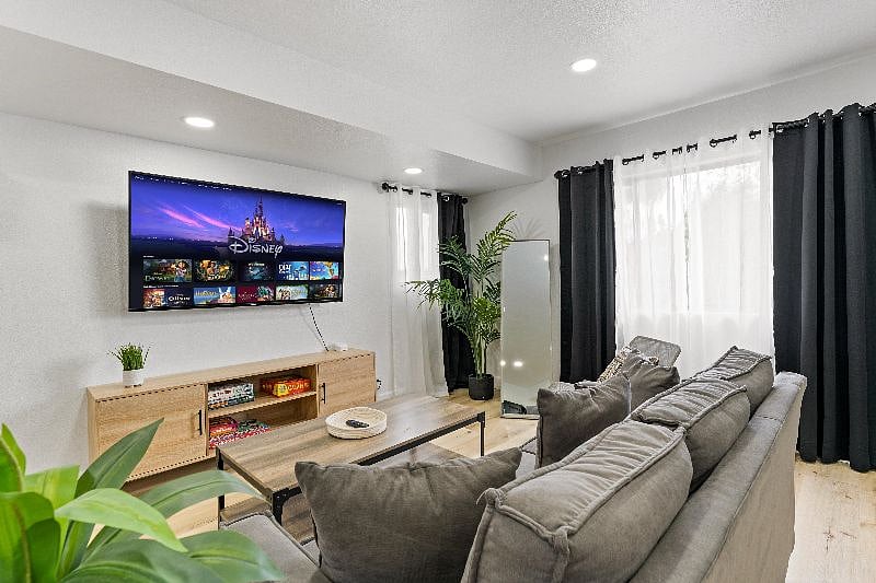Furnished Finder property 569555_1 photo 6