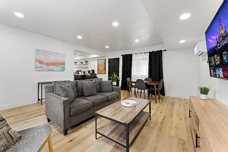 Furnished Finder property 569555_1 photo 10