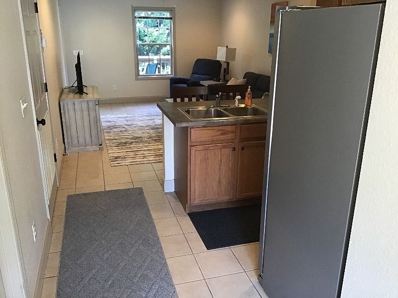 Furnished Finder property 569587_1 photo 3
