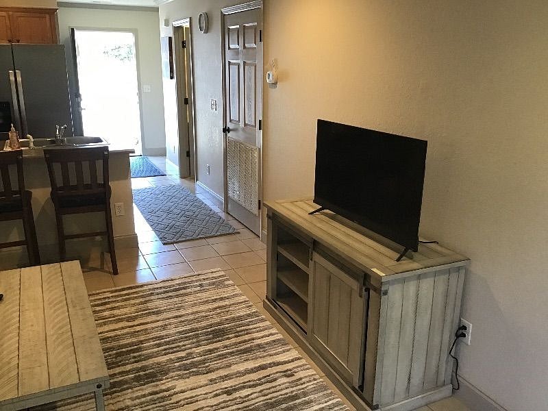Furnished Finder property 569587_1 photo 4