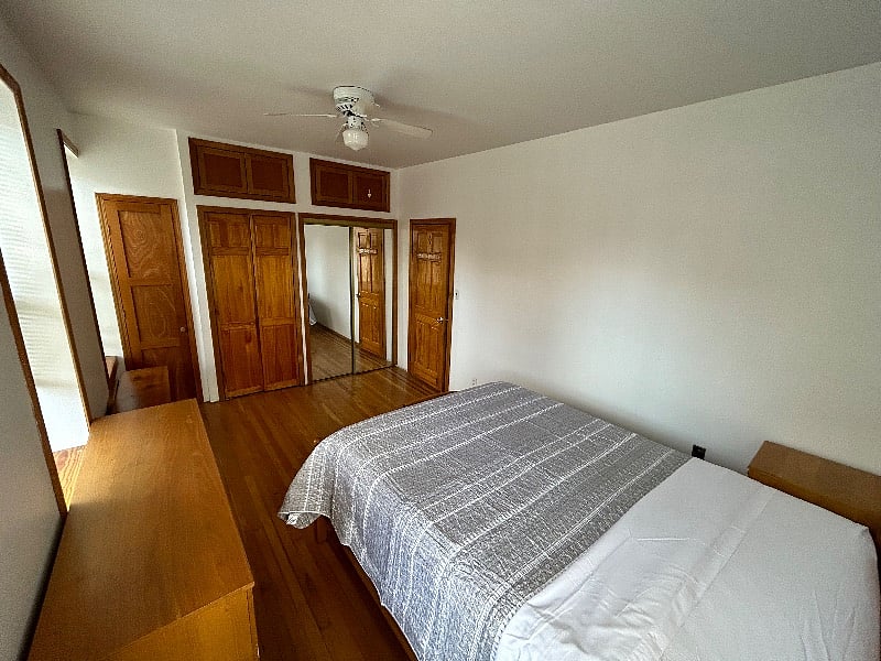 LARGE ROOM