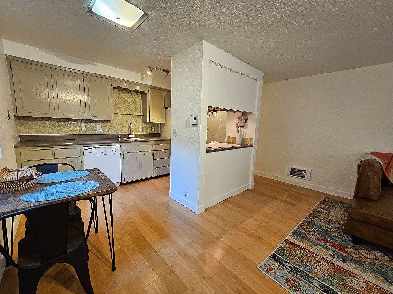 Furnished Finder property 569644_1 photo 10