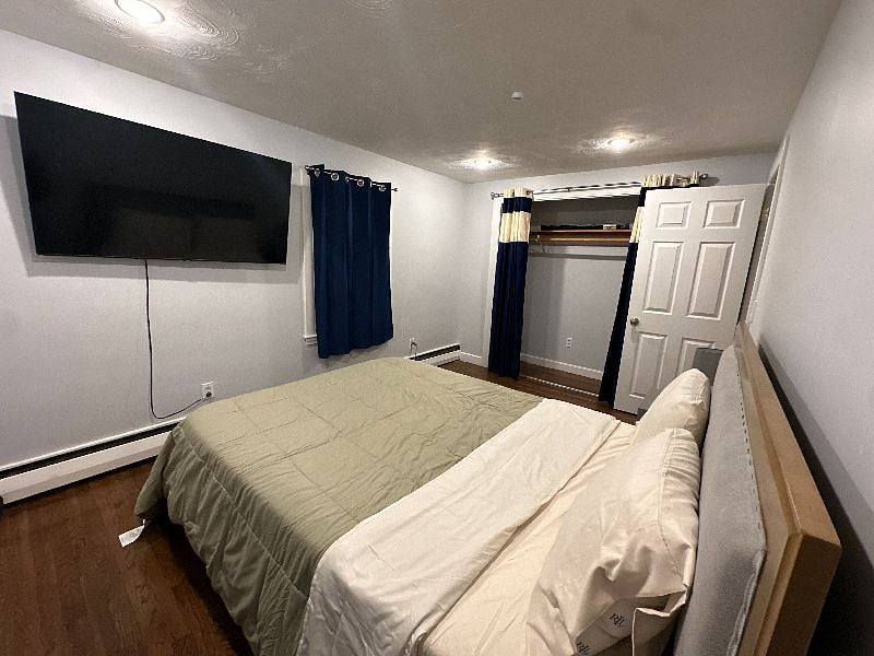ROOM 1