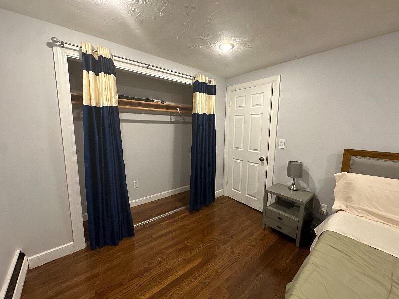 ROOM 1 LARGE CLOSET