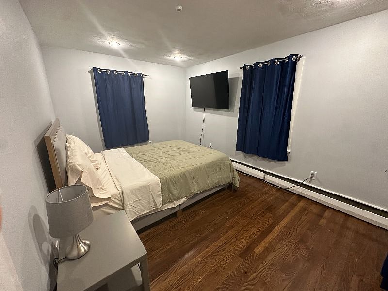 ROOM !