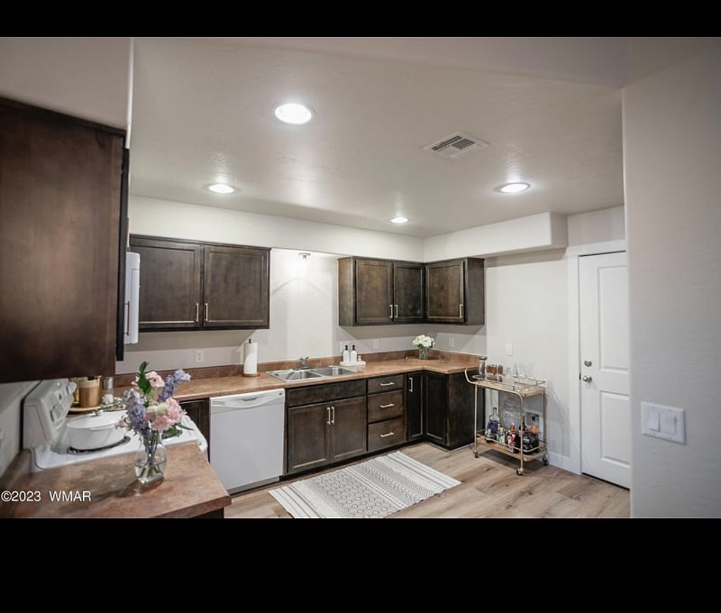 Furnished Finder property 569696_1 photo 4