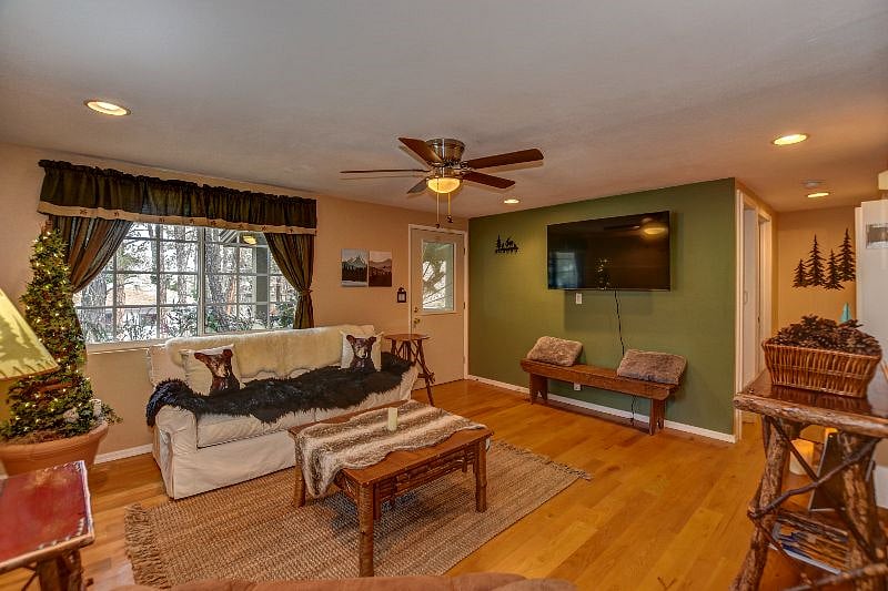 Furnished Finder property 569733_1 photo 3