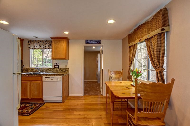 Furnished Finder property 569733_1 photo 7