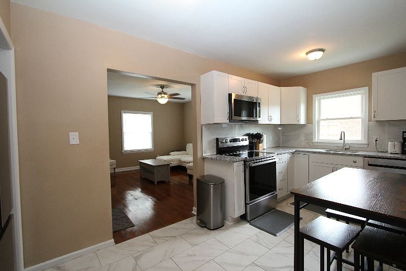 Furnished Finder property 569765_4 photo 7