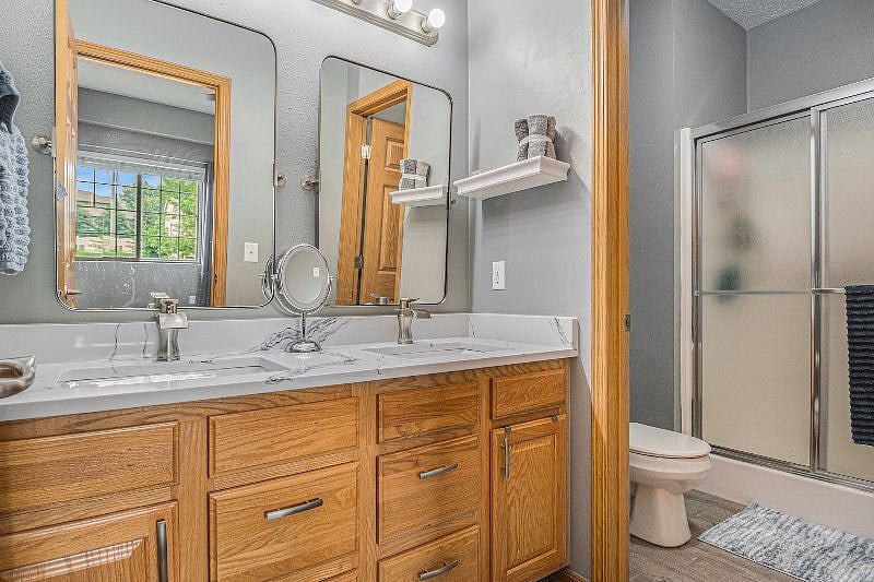 Master bedroom Ensuite