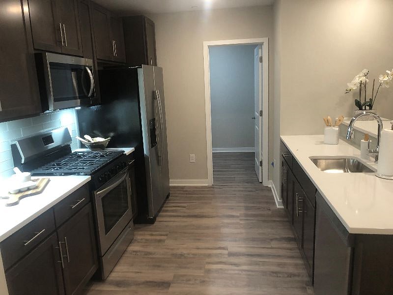 Furnished Finder property 569828_3 photo 4