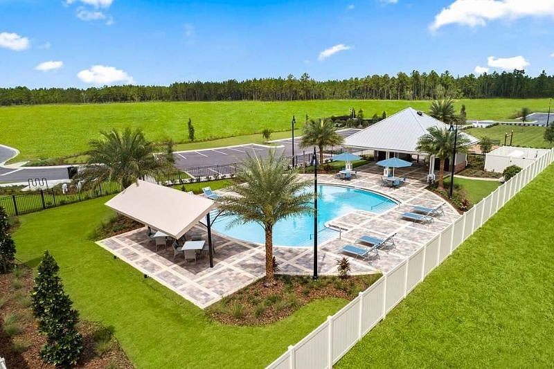Community pool