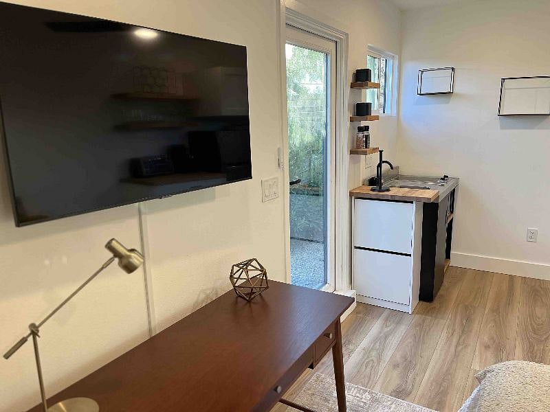 Furnished Finder property 569855_1 photo 3