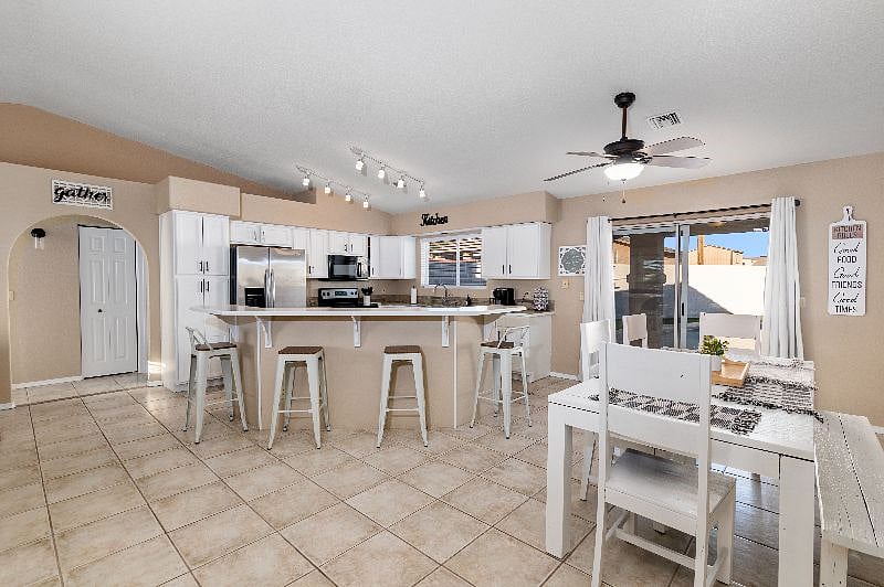 Furnished Finder property 569863_1 photo 14