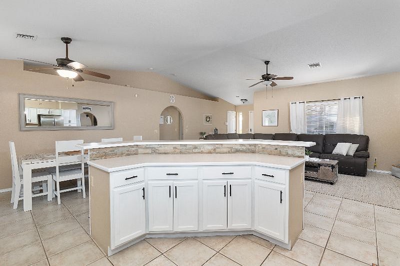 Furnished Finder property 569863_1 photo 17