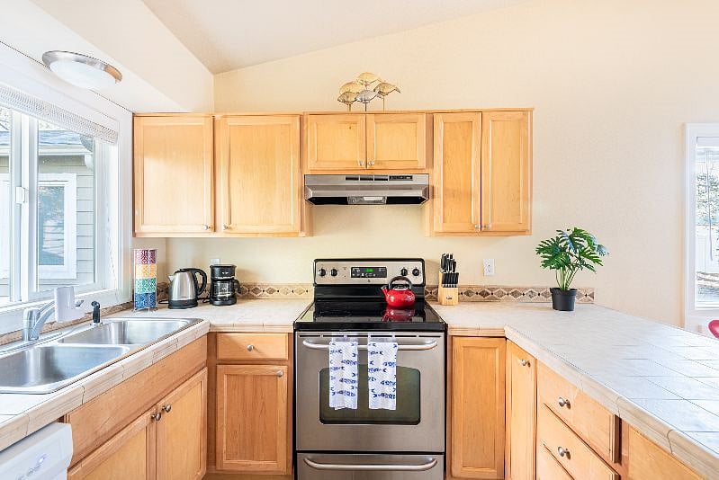 Furnished Finder property 569871_1 photo 6