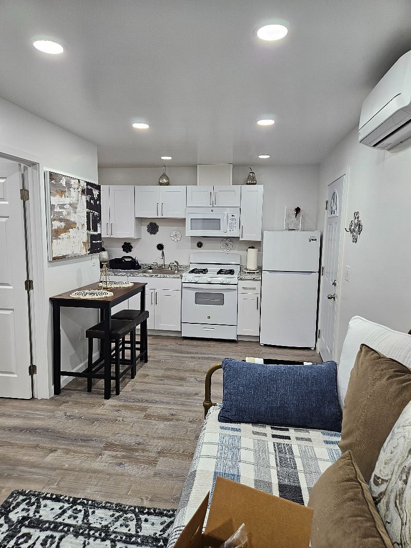 Furnished Finder property 569873_1 photo 7