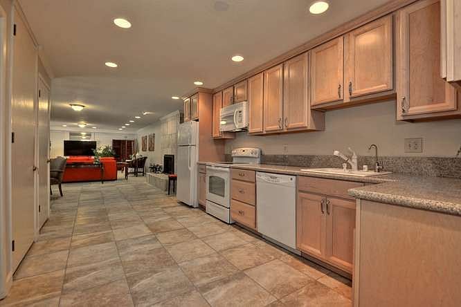 Furnished Finder property 569973_1 photo 9