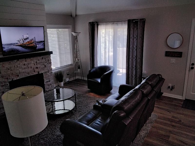 Furnished Finder property 570002_1 photo 8