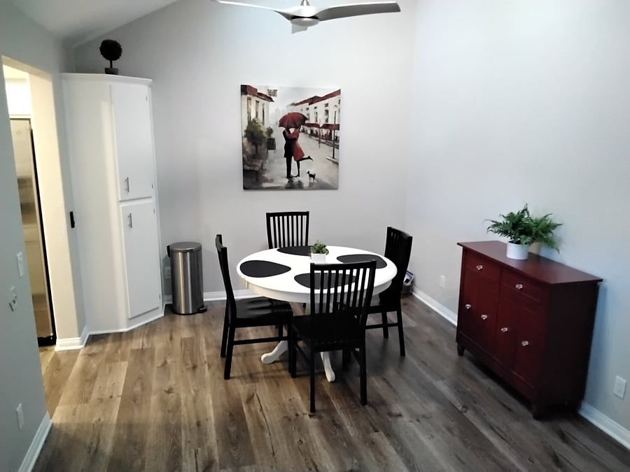 Furnished Finder property 570002_1 photo 4